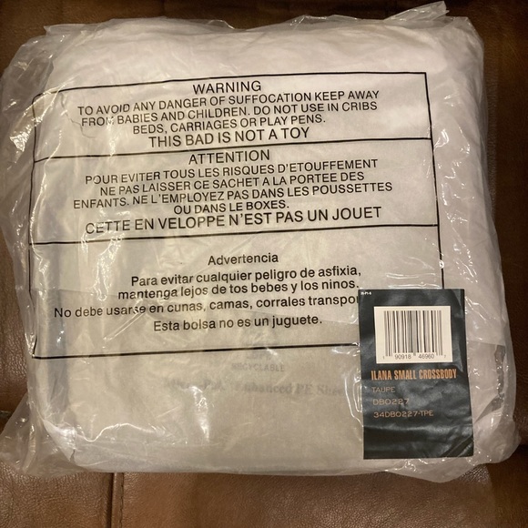 LEATHER CROSSBODY - Picture 2 of 7